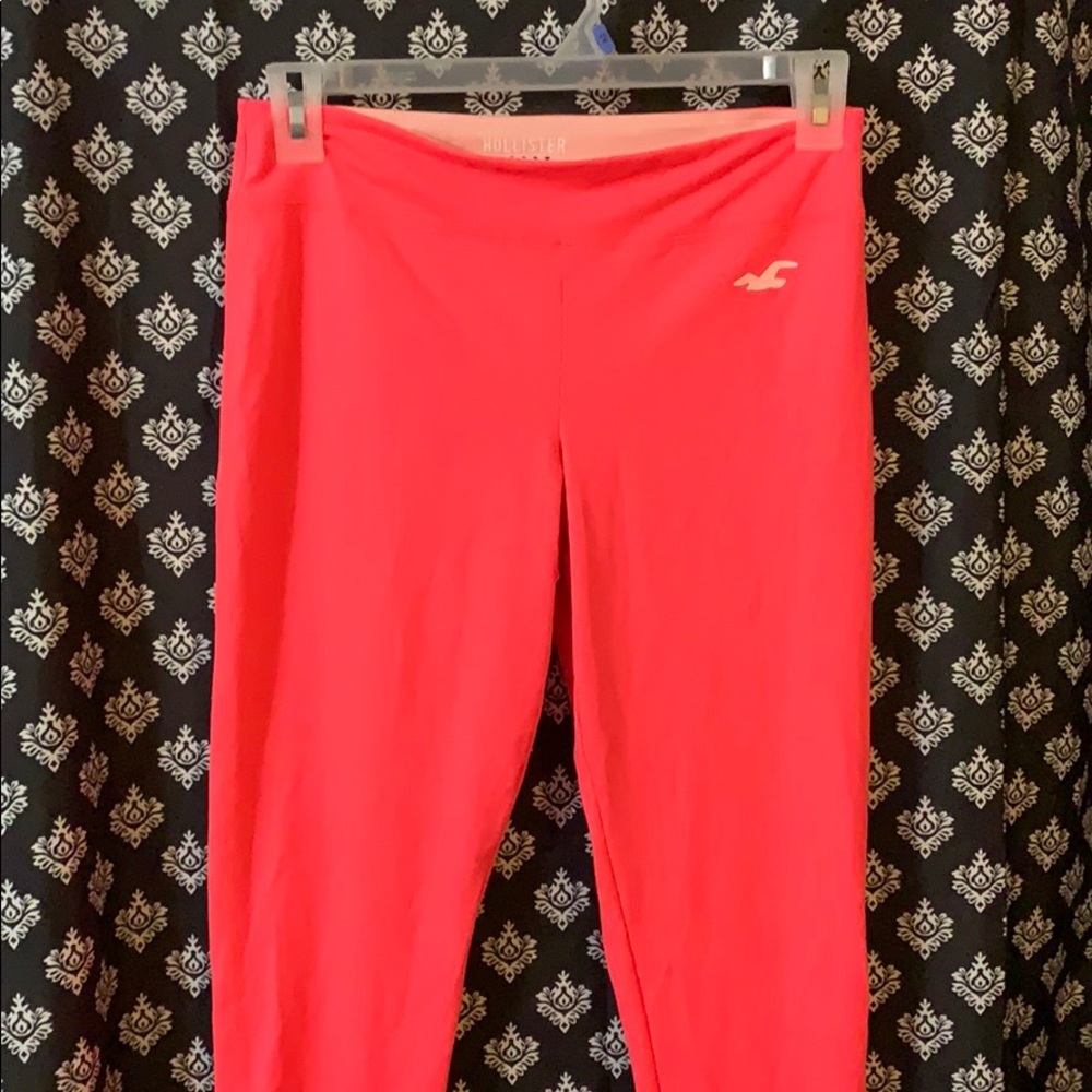 NWOT Hot pink leggings.